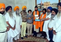 ਅੰਗਹੀਣ ਗੁਰਸਿੱਖ ਖਿਡਾਰੀ ਚੰਨਦੀਪ ਸਿੰਘ ਦਾ ਸ਼੍ਰੋਮਣੀ ਕਮੇਟੀ ਵੱਲੋਂ ਸਨਮਾਨ
