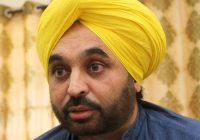 ਨਵਜੋਤ ਸਿੱਧੂ ਦੇ ਹੱਕ ਵਿੱਚ ਉਤਰੇ ਭਗਵੰਤ ਮਾਨ, ਕਿਹਾ ਫੌਜੀ ਜਰਨੈਲ ਨੂੰ ਜੱਫੀ ਪਾ ਕੇ ਕੁਝ ਗਲਤ ਨਹੀਂ ਕੀਤਾ ਨਵਜੋਤ ਸਿੱਧੂ ਦੇ ਹੱਕ ਵਿੱਚ ਉਤਰੇ ਭਗਵੰਤ ਮਾਨ, ਕਿਹਾ ਫੌਜੀ ਜਰਨੈਲ ਨੂੰ ਜੱਫੀ ਪਾ ਕੇ ਕੁਝ ਗਲਤ ਨਹੀਂ ਕੀਤਾ