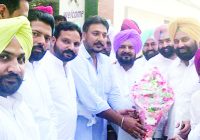 ਯੂਥ ਕਾਂਗਰਸ ਵੱਲੋਂ ਸੁਖ ਸਰਕਾਰੀਆਂ ਸਨਮਾਨਿਤ ਯੂਥ ਕਾਂਗਰਸ ਵੱਲੋਂ ਸੁਖ ਸਰਕਾਰੀਆਂ ਸਨਮਾਨਿਤ