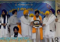 ਸ਼੍ਰੋਮਣੀ ਕਮੇਟੀ ਵੱਲੋਂ ਪ੍ਰਸਿੱਧ ਕਥਾਵਾਚਕ ਗਿਆਨੀ ਰਣਜੀਤ ਸਿੰਘ ਗੌਹਰ-ਏ-ਮਸਕੀਨ ਸਨਮਾਨਿਤ ਸ਼੍ਰੋਮਣੀ ਕਮੇਟੀ ਵੱਲੋਂ ਪ੍ਰਸਿੱਧ ਕਥਾਵਾਚਕ ਗਿਆਨੀ ਰਣਜੀਤ ਸਿੰਘ ਗੌਹਰ-ਏ-ਮਸਕੀਨ ਸਨਮਾਨਿਤ