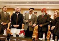 ਪੰਜਾਬ ਦੇ ਮੁੱਖ ਮੰਤਰੀ ਵੱਲੋਂ ਕਪੂਰਥਲਾ ਦੇ ਮਹਾਰਾਜਾ ਜਗਤਜੀਤ ਸਿੰਘ ਬਾਰੇ ਕਿਤਾਬ ਜਾਰੀ, ਉਨਾਂ ਨੂੰ ਖਿੱਤੇ ਦੇ ਆਧੁਨਿਕੀਕਰਨ ਦੇ ਉਸਰਈਏ ਦੱਸਿਆ ਪੰਜਾਬ ਦੇ ਮੁੱਖ ਮੰਤਰੀ ਵੱਲੋਂ ਕਪੂਰਥਲਾ ਦੇ ਮਹਾਰਾਜਾ ਜਗਤਜੀਤ ਸਿੰਘ ਬਾਰੇ ਕਿਤਾਬ ਜਾਰੀ, ਉਨਾਂ ਨੂੰ ਖਿੱਤੇ ਦੇ ਆਧੁਨਿਕੀਕਰਨ ਦੇ ਉਸਰਈਏ ਦੱਸਿਆ