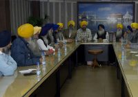 ਡਾ. ਰੂਪ ਸਿੰਘ ਨੇ ਸ੍ਰੀ ਦਰਬਾਰ ਸਾਹਿਬ ਦੇ ਅਧਿਕਾਰੀਆਂ ਨਾਲ ਪ੍ਰਬੰਧਾਂ ਸਬੰਧੀ ਕੀਤੀ ਇਕੱਤਰਤਾ ਡਾ. ਰੂਪ ਸਿੰਘ ਨੇ ਸ੍ਰੀ ਦਰਬਾਰ ਸਾਹਿਬ ਦੇ ਅਧਿਕਾਰੀਆਂ ਨਾਲ ਪ੍ਰਬੰਧਾਂ ਸਬੰਧੀ ਕੀਤੀ ਇਕੱਤਰਤਾ