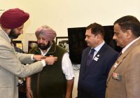 ਮੁੱਖ ਮੰਤਰੀ ਵੱਲੋਂ ਝੰਡਾ ਦਿਵਸ ਮੌਕੇ ਸ਼ਹੀਦ ਫੌਜੀਆਂ ਨੂੰ ਸ਼ਰਧਾਂਜਲੀ