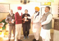 ਸੀਨੀਅਰ ਕਾਂਗਰਸੀ ਆਗੂ ਹਰਿੰਦਰ ਸਿੰਘ ਖੋਸਾ ਨੇ ਸਰਕਾਰੀ ਸੀਨੀਅਰ ਸੈਕੰਡਰੀ ਸਕੂਲ ਖਾਈ ਫੇਮੇ ਕੇ ਵਿਖੇ ਵਿਦਿਆਰਥੀਆਂ ਨੂੰ ਵੰਡੇ ਸਮਾਰਟਫੋਨ ਸੀਨੀਅਰ ਕਾਂਗਰਸੀ ਆਗੂ ਹਰਿੰਦਰ ਸਿੰਘ ਖੋਸਾ ਨੇ ਸਰਕਾਰੀ ਸੀਨੀਅਰ ਸੈਕੰਡਰੀ ਸਕੂਲ ਖਾਈ ਫੇਮੇ ਕੇ ਵਿਖੇ ਵਿਦਿਆਰਥੀਆਂ ਨੂੰ ਵੰਡੇ ਸਮਾਰਟਫੋਨ