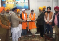 ਸ੍ਰੀ ਅਭੈ ਚੌਟਾਲਾ ਦੀ ਨੂੰਹ ਸ੍ਰੀਮਤੀ ਐਸ਼ਵਰਿਆ ਨੇ ਸੱਚਖੰਡ ਸ੍ਰੀ ਹਰਿਮੰਦਰ ਸਾਹਿਬ ਮੱਥਾ ਟੇਕਿਆ