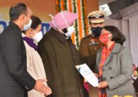 ਮੁੱਖ ਮੰਤਰੀ ਵੱਲੋਂ ਸ਼ਾਨਦਾਰ ਸੇਵਾਵਾਂ ਨਿਭਾਉਣ ਵਾਲੇ ਮੂਹਰਲੀ ਕਤਾਰ ਦੇ ਕੋਵਿਡ ਯੋਧਿਆਂ ਅਤੇ ਪੁਲੀਸ ਜਵਾਨਾਂ ਦਾ ਸਨਮਾਨ